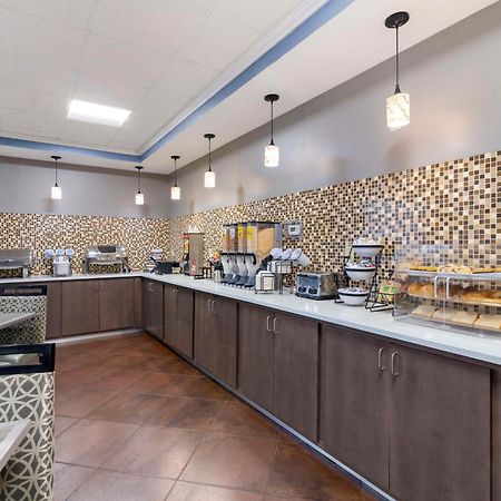 Best Western Savannah Airport Inn & Suites Pooler Exterior photo