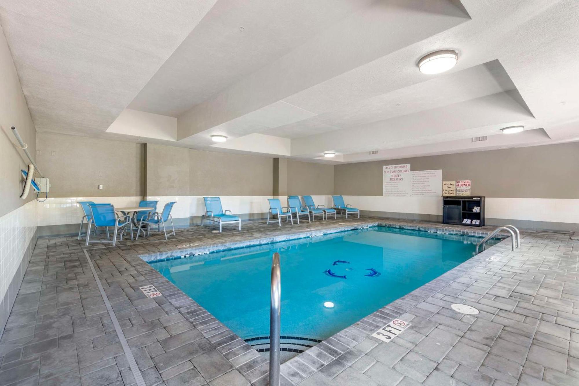 Best Western Savannah Airport Inn & Suites Pooler Exterior photo