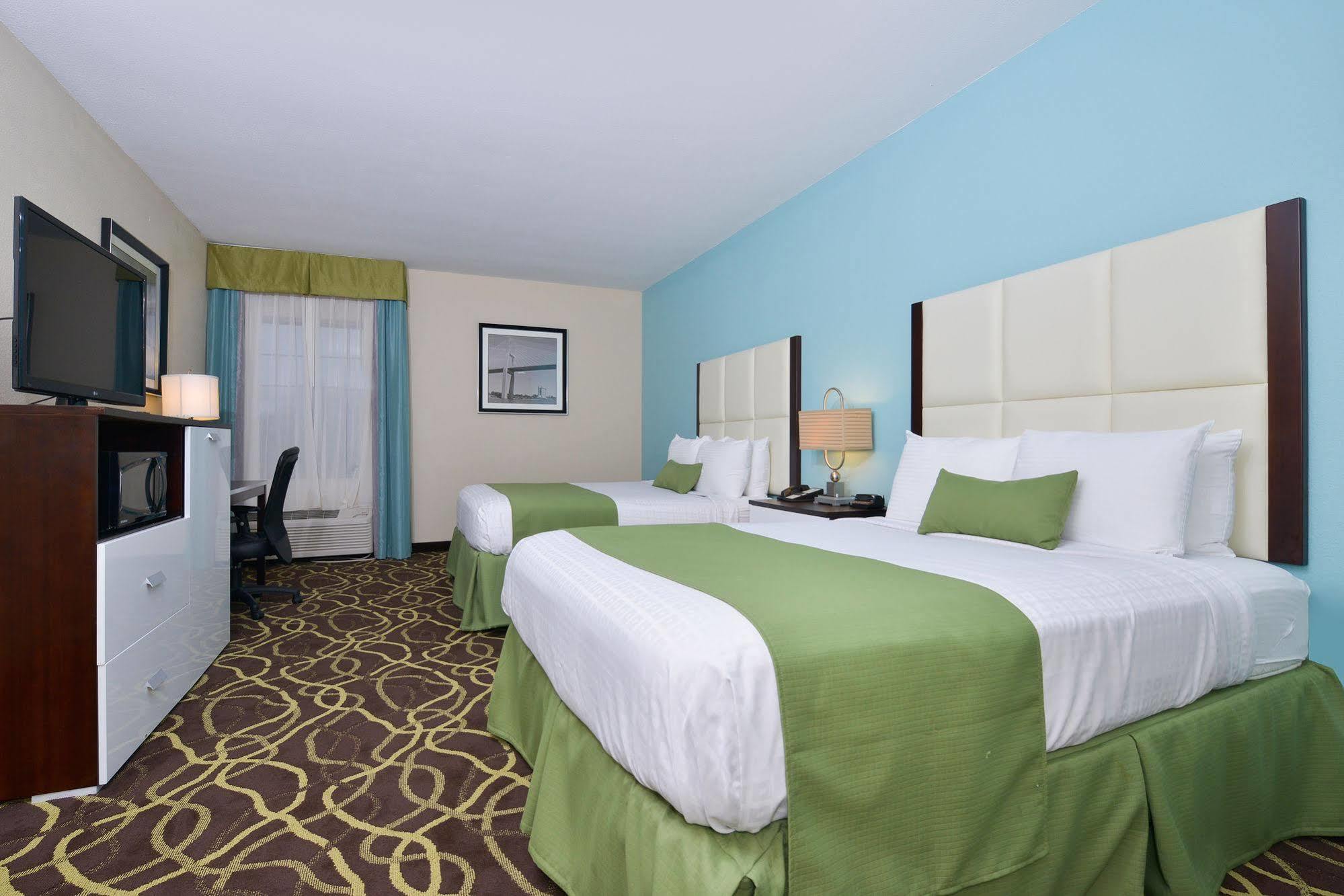 Best Western Savannah Airport Inn & Suites Pooler Exterior photo
